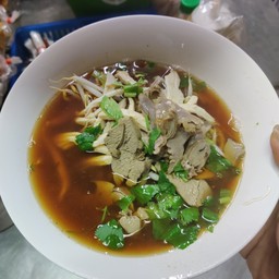 ก๋วยเตี๋ยวไก่มะระ (ก๋วยเตี๋ยวไก่ใจดี)