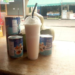 น้ำมะพร้าวปั่นนมสด
