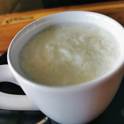 นมสดร้อนกลิ่นวนิลา