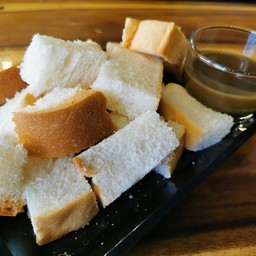 ขนมปังนึ่ง คาราเมล