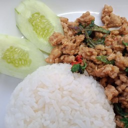 กระเพราหมูสับ