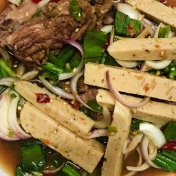 ยำเล้งแซ่บหมูยอ