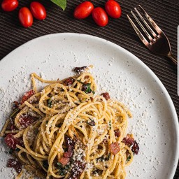 สปาเก็ตตี้พริก กระเทียม เบคอน