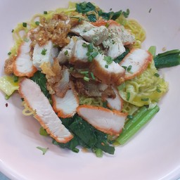 บะหมี่เกี๊ยว หมูแดง หมูกรอบต้มยำ!!