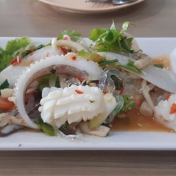 ยำปลาหมึก เล็ก