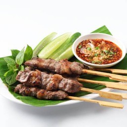 เนื้อโคขุนย่างจิ้มแจ่ว 1 ชุด 8 ไม้