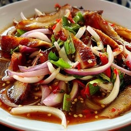 ยำคอหมูย่าง