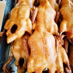 เป็ดพะโล้ไหว้โกเท้
