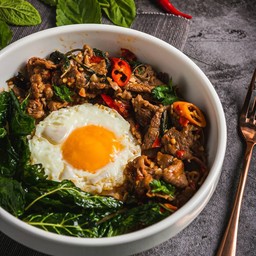 ข้าวกระเพราเนื้อริบอาย