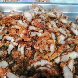 ข้าวเหนียวหมูกรอบ