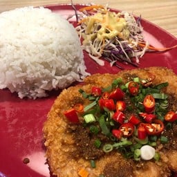 ข้าวลาบหมูทอด