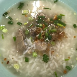 ข้าวต้มกระเพาะหมู