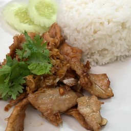 ข้าวราดหมูกระเทียม