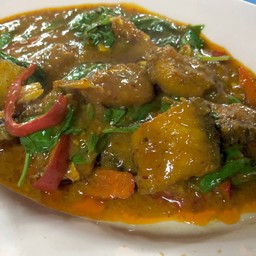 ผัดพริกแกงปลากระพง