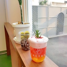 Cactus​ Cart Cafe GUMP ARI