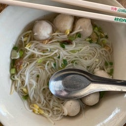 เตี๋ยวหมูน้ำใส น้ำแดง วัดเขาบันไดอิฐ