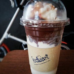 มอคค่าเฟรปเป้