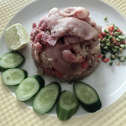 ข้าวผัดเนยกระเทียมเบคอน