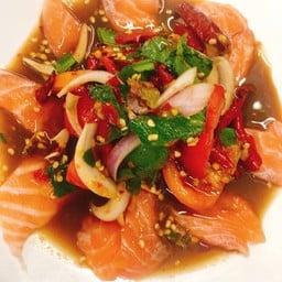 ยำแซลมอนนํ้าปลาร้า