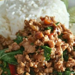 ข้าวราดหมูสับผัดกะเพราล้วนๆ..