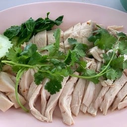 เล็กน้อย ข้าวมันไก่สวนหลวง นาคา