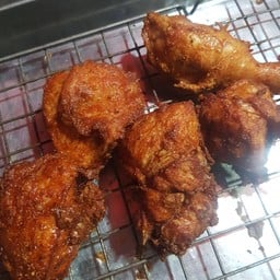ไก่ทอดธนูเทพ ฉลอง
