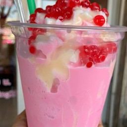 ปังเย็นนมชมพูเยลลี่แดง