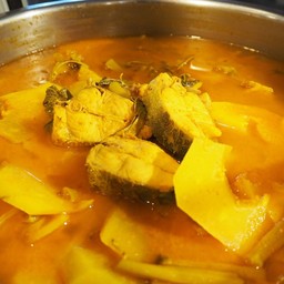 แกงส้มหน่อไม้ปลาทะเล