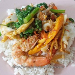 ผัดขี้เมา ราดข้าว