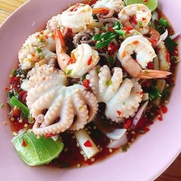 ยำปูม้า ปูดองน้ำปลา สารพัดยำ