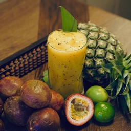 บุษราคัม