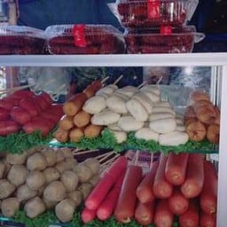 ร้านลูกชิ้นปิ้ง/ผลไม้ น้องเตชินท์