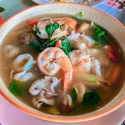 ต้มยำกุ้ง ปลาหมึก น้ำใจ