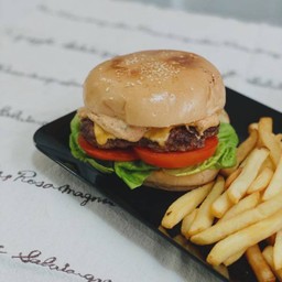 Better burger classic 170g 100% Australia beef patty.