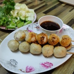 ร้านอิ๋วผัดไทย วิเชียรบุรี