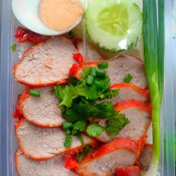 ข้าวหมูแดง ไข่ต้ม