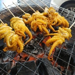 ปลาหมึกย่าง หนึ่ง-นนท์