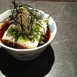 เต้าหู้ชุปแป้งทอดราดนำ้ซอส