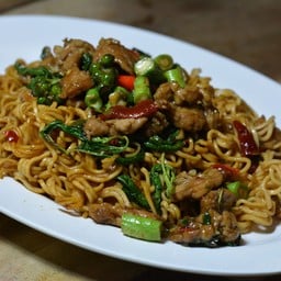 ผัดมาม่าขี้เมาหมู + น้ำเก๊กฮวย