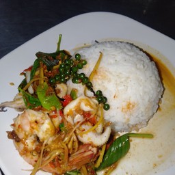 ผัดฉ่าทะเล