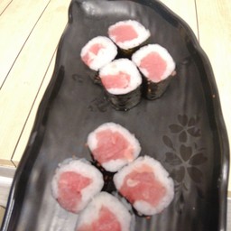 ทูน่ามากิ