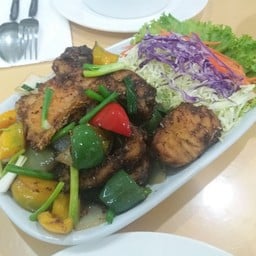 ปลากะพงผัดพริกไทยดำ