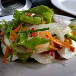 ยําไข่เค็ม