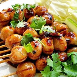 ยำลูกชิ้นลูกชิ้นปิ้ง JaAo muk