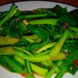 คะน้าปลาเค็ม