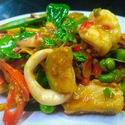 ผัดฉ่าทะเล