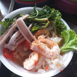 ยำทะเลขาไก่