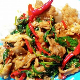 ข้าวกระเพราหมูนุ่ม