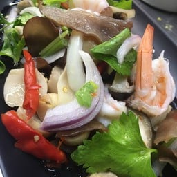 ยำเห็ดรวม