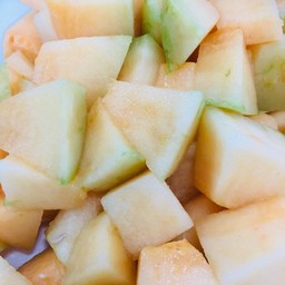 แตงไทย พร้อมน้ำกะทิ